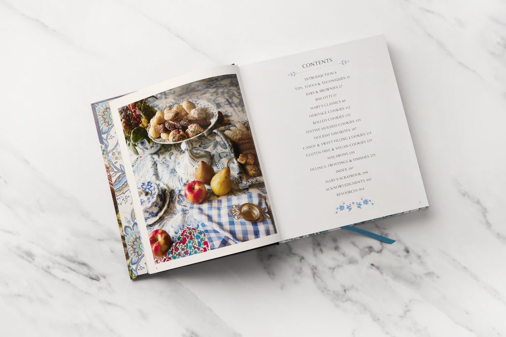 A Gift of Cookies: Recipes To Share With Family & Friends