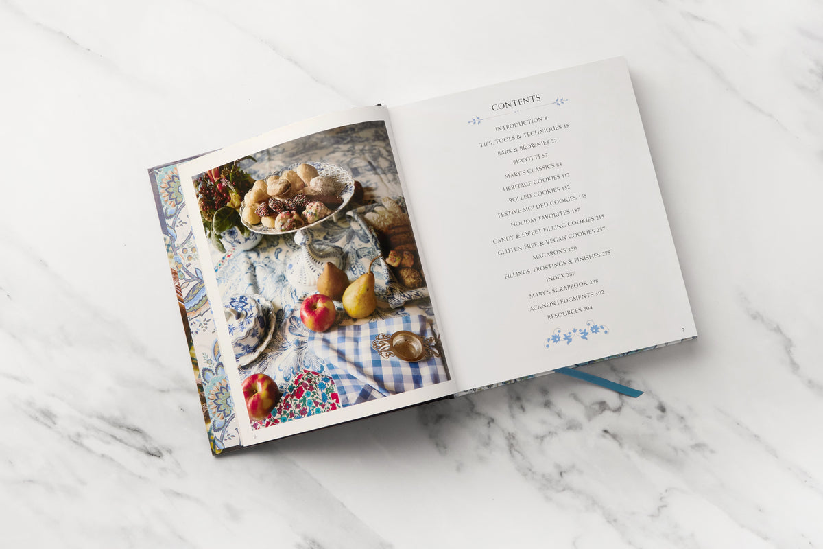 A Gift of Cookies: Recipes To Share With Family & Friends