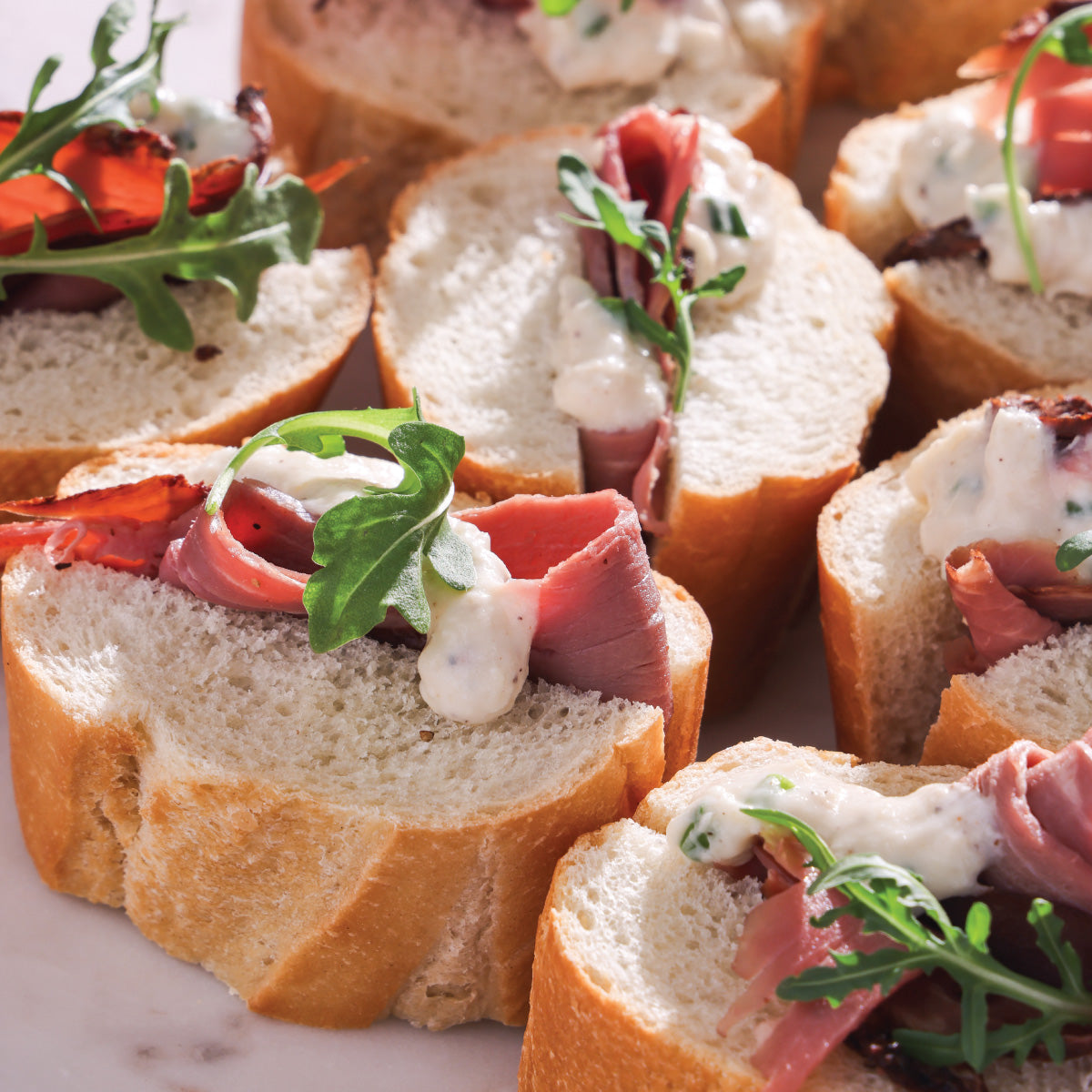 Roast Beef Sliders with Horseradish Sauce